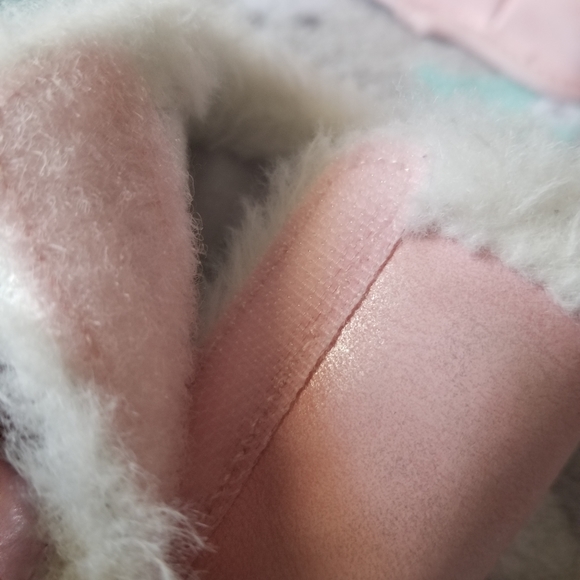 Carter's Pink Fur Boots 0-3M - Picture 5 of 6